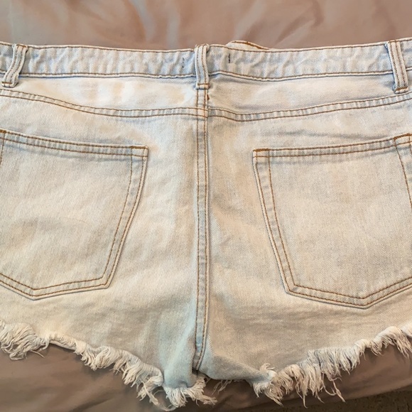 High waisted jean shorts - Picture 2 of 3
